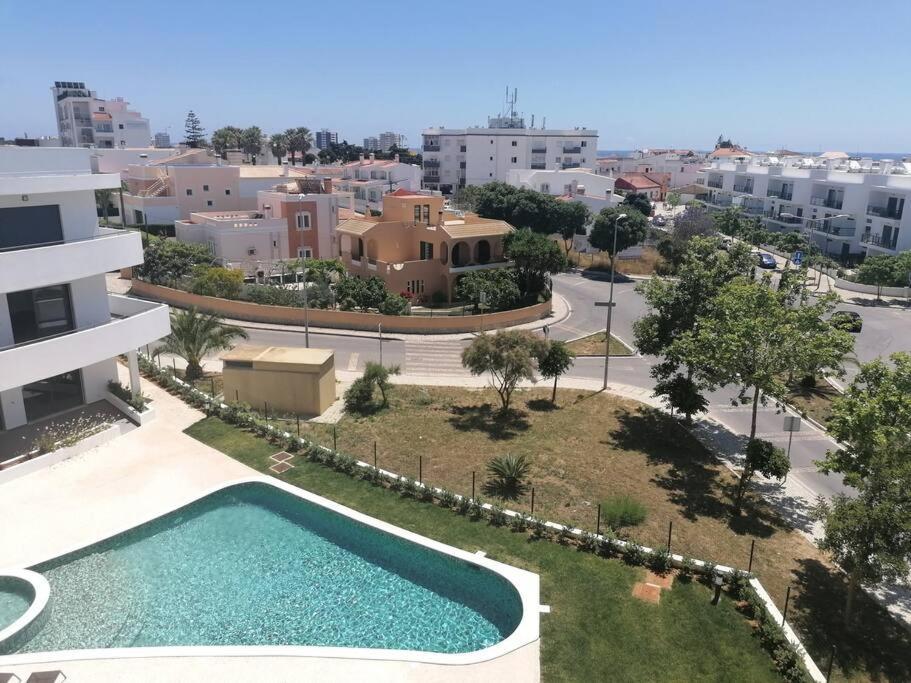 Apartment 2 Bedrooms , Centre Of Alvor, Open View And Private Parking Exterior photo